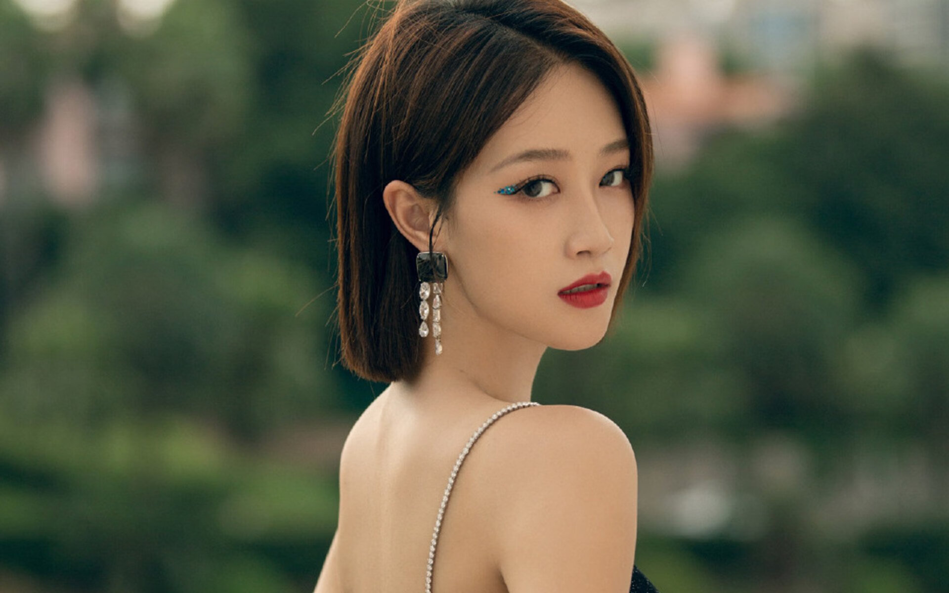 当足球门将的名字响起在NBA赛场,东决夜,奥纳纳的跨界一击